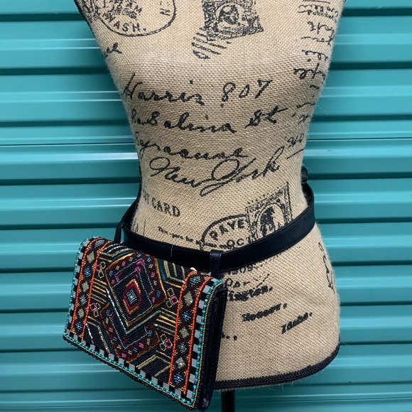 Mary Frances hip/shoulder/clutch - Picture 2 of 7